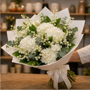 Buchet Lacramioare si hortensie alba - poza 2