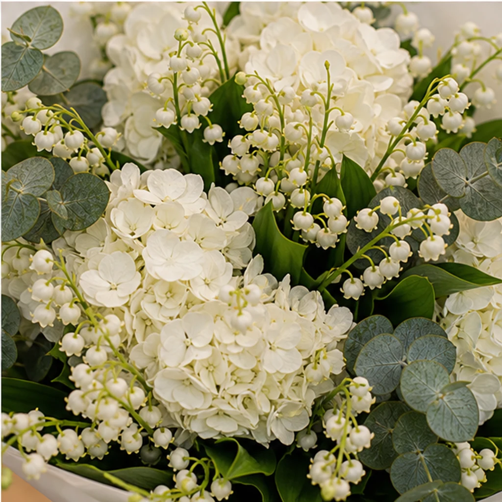 Buchet Lacramioare si hortensie alba - poza 4