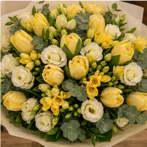 Buchet lalele si frezii premium galben pastel - poza 4