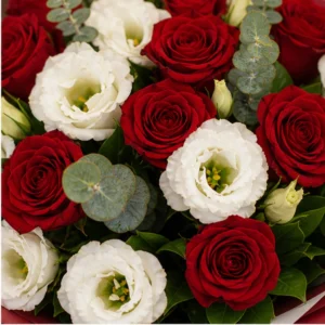 Buchet Lisianthus alb cu trandafiri rosii - poza 2