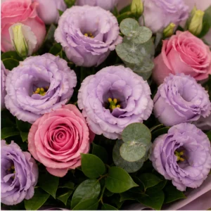 Buchet Lisianthus lila si trandafiri roz - poza 2