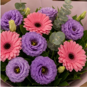 Buchet Lisianthus mov cu gerbera roz - poza 2