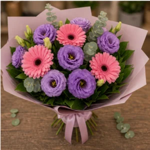 Buchet Lisianthus mov cu gerbera roz - poza 4