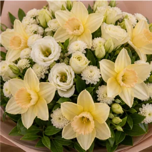 Buchet Narcise delicat cu lisianthus crem - poza 4