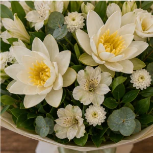 Buchet Nuferi albi cu alstroemeria crem - poza 4