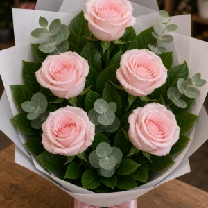 Buchet trandafiri roz 5 fire pudrat minimalist - poza 3