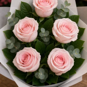 Buchet trandafiri roz 5 fire pudrat minimalist - poza 4