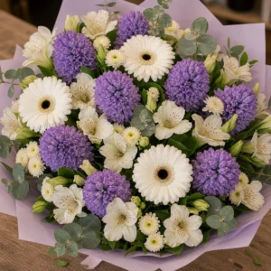 Buchet Zambile mov delicat cu gerbera alba - poza 4