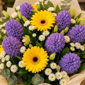 Buchet Zambile vesel cu gerbera galbena - poza 2