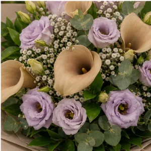 Buchete Cale cappuccino cu lisianthus mov pal - poza 4