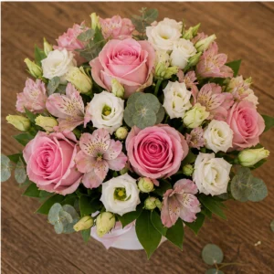 Cadou cu flori alb roz intr-o cutie eleganta - poza 4