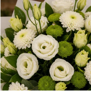 Cadou cu flori alb verde cu lisianthus - poza 2