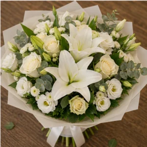 Cadou cu flori elegant cu crini albi - poza 4
