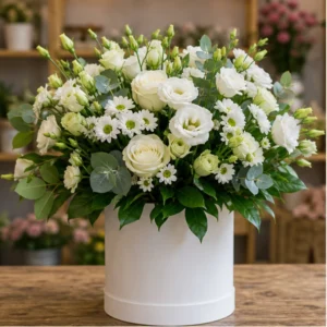 Cutie Aranjament Floral alb si verde elegant - poza 1