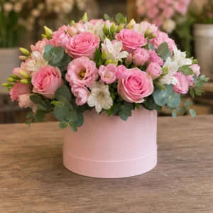 Cutie cu aranjament floral Candy Rose - poza 3