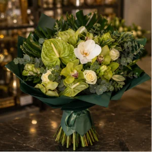 Buchet Flori de Lux Emerald Statement cu Anthurium și Orhidee - imagine 1