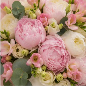 Buchet Flori de Lux Monaco Pastel cu Peonii și Frezii - imagine 2