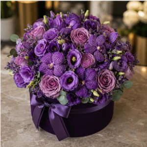 Cutie Flori de Lux Amethyst cu Lisianthus și Orhidee Mov - imagine 4
