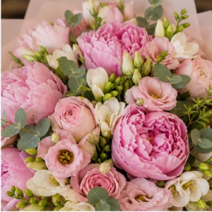 Buchet Flori Frumoase Zâmbet Roz cu Bujori și Lisianthus - imagine 2