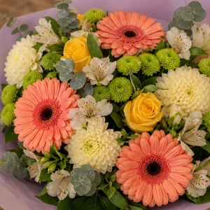 Flori zi de nastere femei buchet colorat cu gerbera somon - poza 2