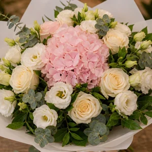 Flori zi de nastere femei buchet premium accesibil cu hortensie roz - poza 2