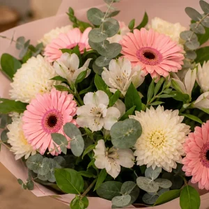Flori zi de nastere femei buchet vesel cu gerbera si alstroemeria - poza 2