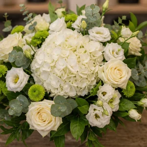 Livrare Aranjament Floral pentru Petreceri Private elegant cu hortensie - poza 2