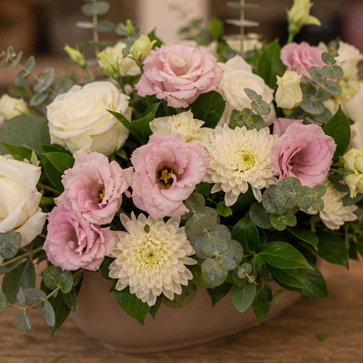 Livrare Aranjament Floral pentru Petreceri Private masa cu lisianthus - poza 2