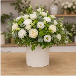 Livrare aranjamente florale de lux alb crem pentru birou - poza 3