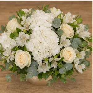 Livrare aranjamente florale de lux champagne cu hortensie alba - poza 2