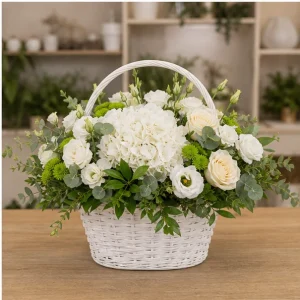 Livrare aranjamente florale de lux in cos alb cu hortensie - poza 1