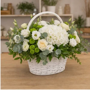 Livrare aranjamente florale de lux in cos alb cu hortensie - poza 3