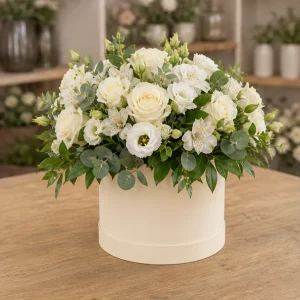 Livrare aranjamente florale de lux in cutie ivory cu trandafiri - poza 3