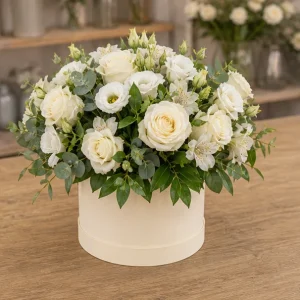 Livrare aranjamente florale de lux in cutie ivory cu trandafiri - poza 4