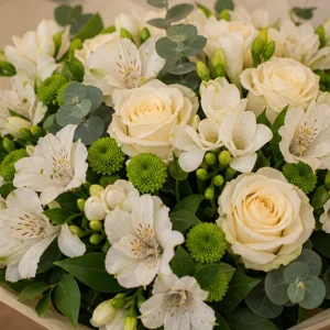 Livrare buchet pentru absolvirea liceului alb si verde - poza 2