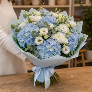 Livrare buchete de flori pentru nou-nascuti bleu senin cu hortensie - poza 3