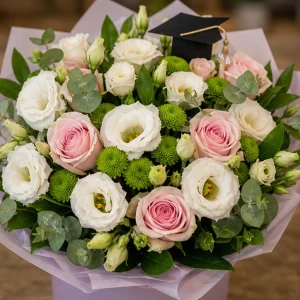 Livrare Buchete pentru Absolventi cutie florala pastel pentru ceremonie - poza 2