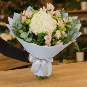 Livrare Buchete pentru Zile de Nastere buchet pastel cu hortensie alba - poza 3