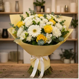 Livrare colectii de flori de primavara buchet alb galben luminos - poza 1