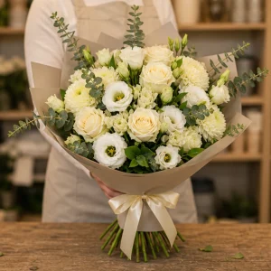 Livrare flori pentru a multumi buchet crem cu lisianthus - poza 3