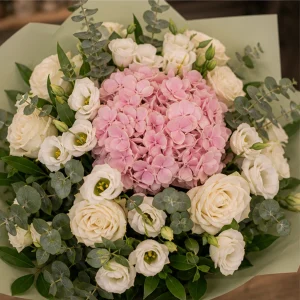 Livrare flori pentru intalniri romantice cu hortensie mica - poza 2