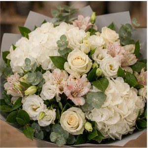 Livrare flori pentru propuneri de casatorie buchet cu hortensie alba - poza 2