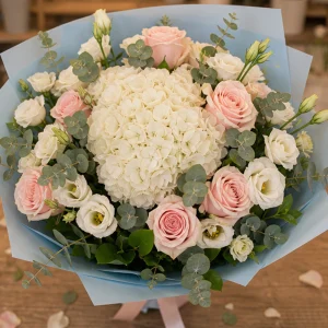 Livrare flori pentru Ziua Mamei buchet cu hortensie alba - poza 2